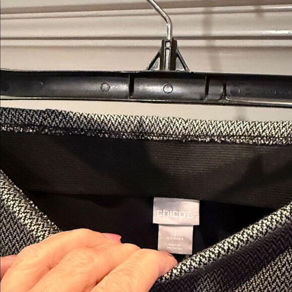 Chico's Black and Gray Dress Pants Elastic Waist size 8 - Picture 3 of 6